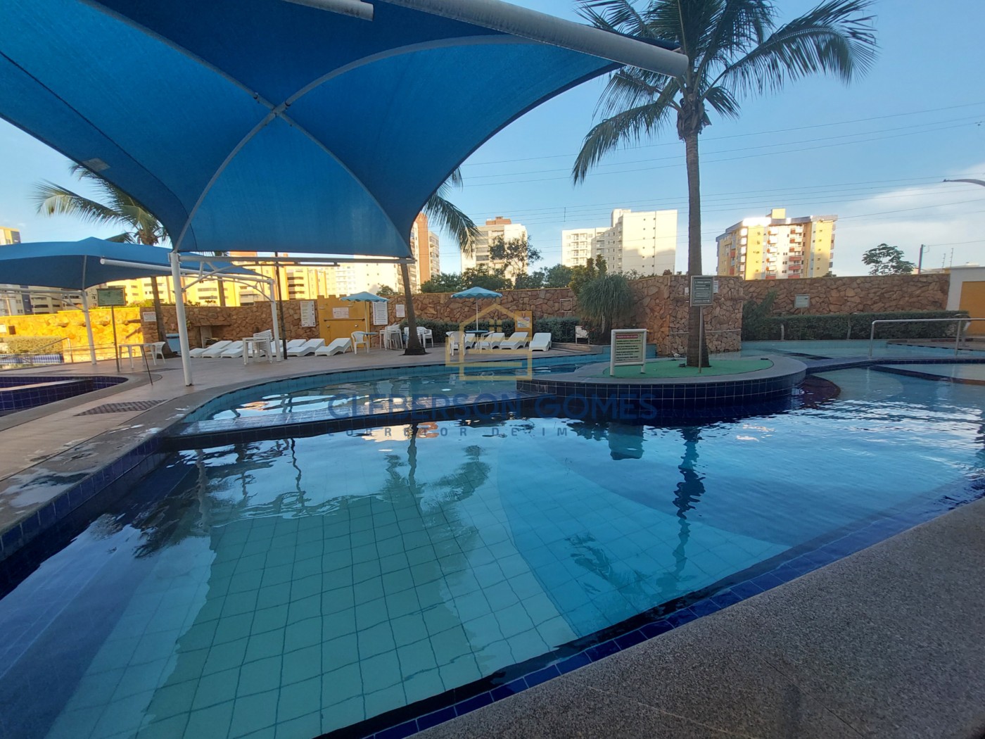Apartamento à venda com 2 quartos, 70m² - Foto 17