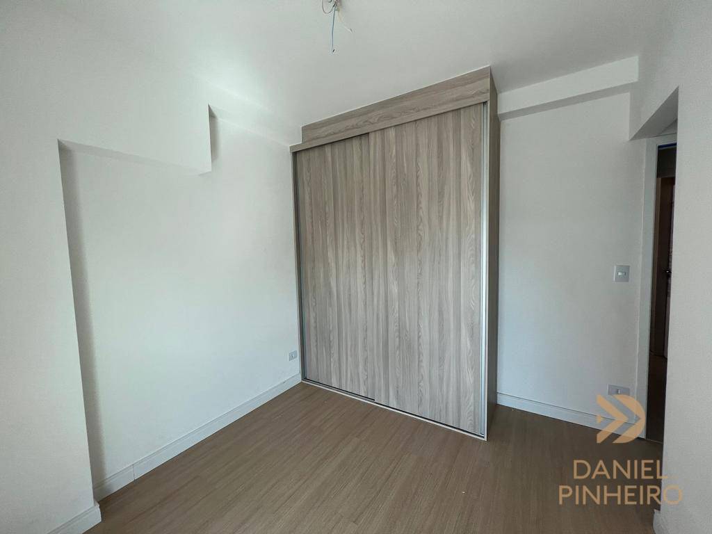 Apartamento à venda com 3 quartos, 117m² - Foto 19