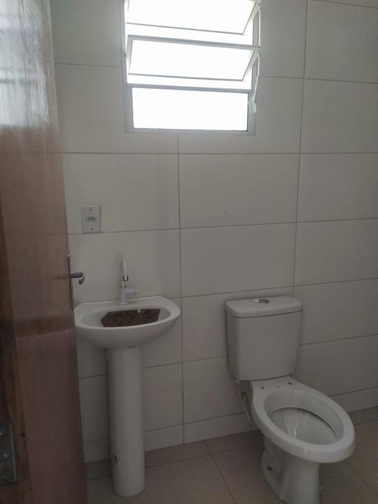 Casa à venda com 2 quartos, 125m² - Foto 2