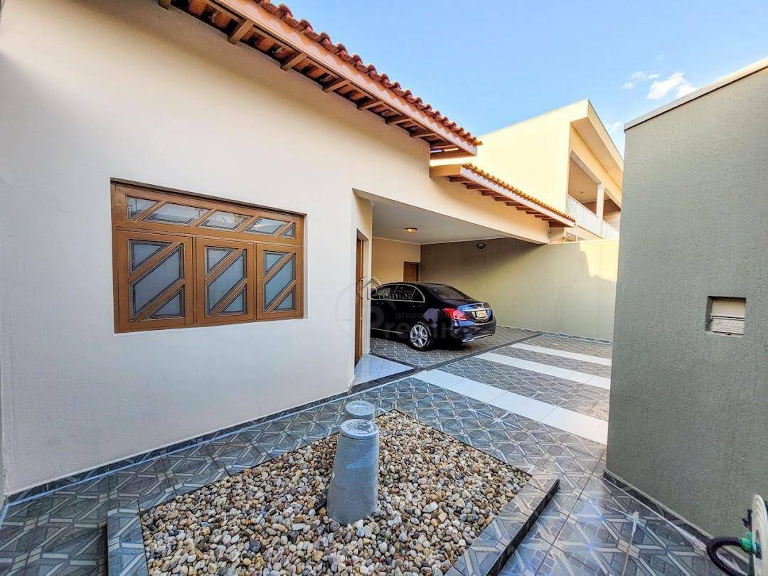 Casa para alugar com 3 quartos, 250m² - Foto 4