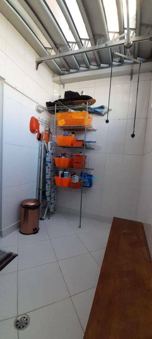 Apartamento à venda com 2 quartos, 80m² - Foto 17