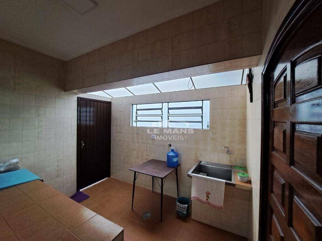 Casa à venda com 4 quartos, 250m² - Foto 7
