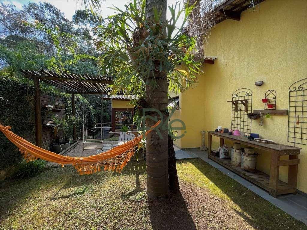 Casa de Condomínio à venda com 4 quartos, 220m² - Foto 18