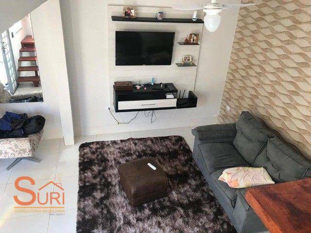 Casa à venda com 4 quartos, 200m² - Foto 1