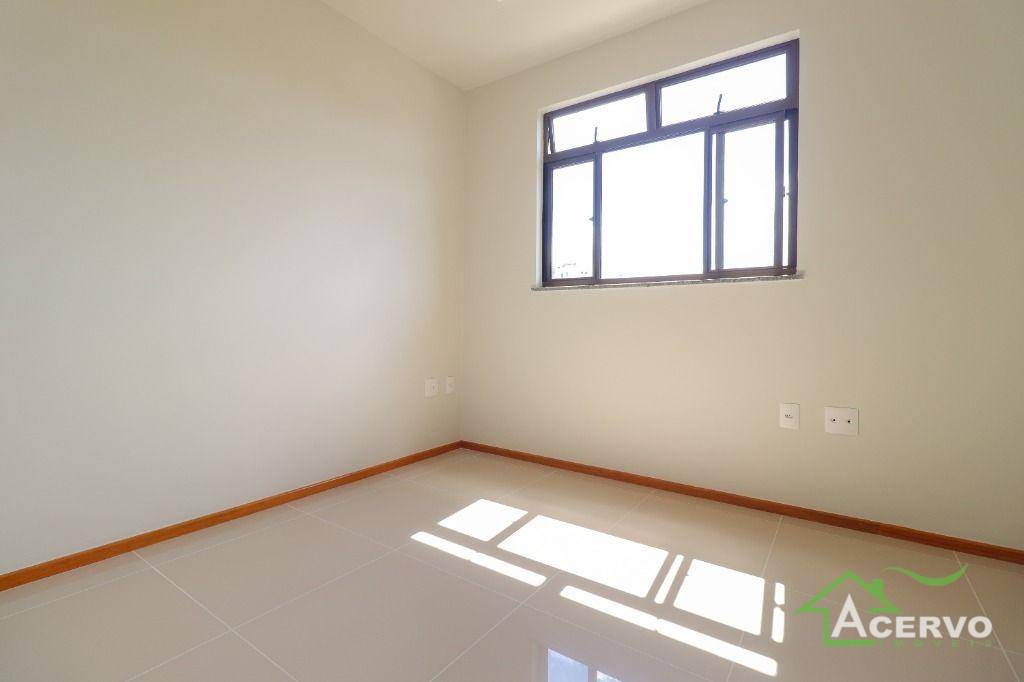 Apartamento à venda com 2 quartos, 61m² - Foto 5