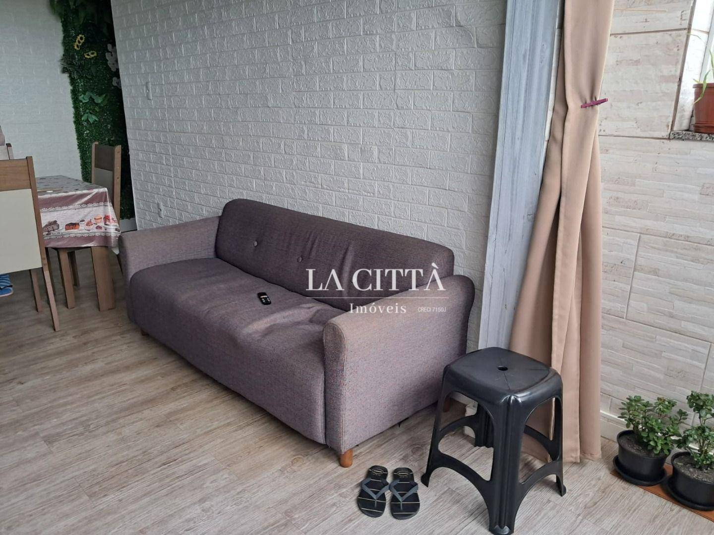 Apartamento à venda com 2 quartos, 61m² - Foto 2