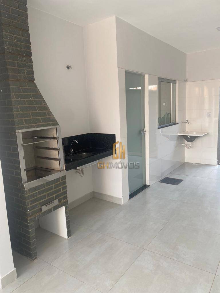 Casa à venda com 3 quartos, 107m² - Foto 1