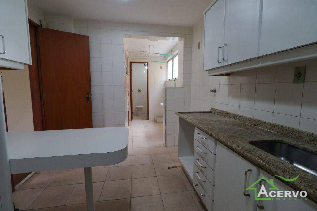 Apartamento para alugar com 3 quartos, 147m² - Foto 14