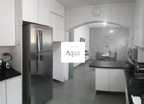 Casa à venda com 4 quartos, 200m² - Foto 32