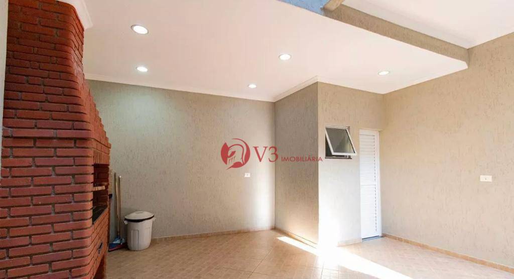 Sobrado à venda com 3 quartos, 210m² - Foto 1