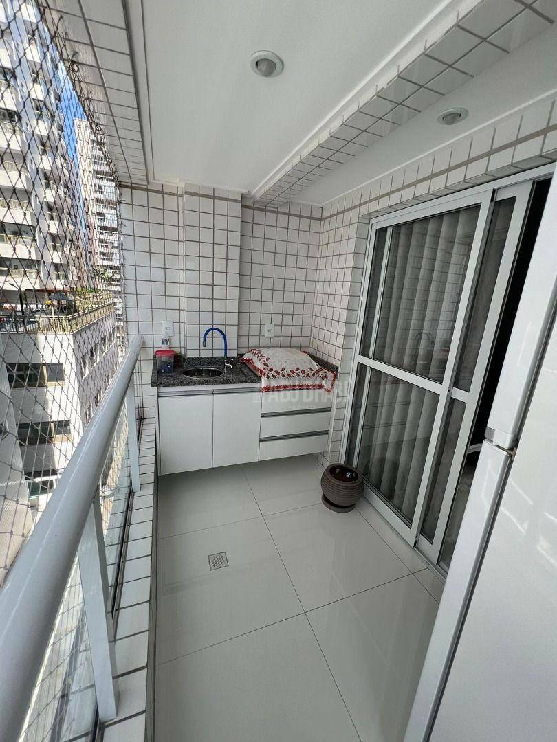 Apartamento à venda com 2 quartos, 72m² - Foto 3