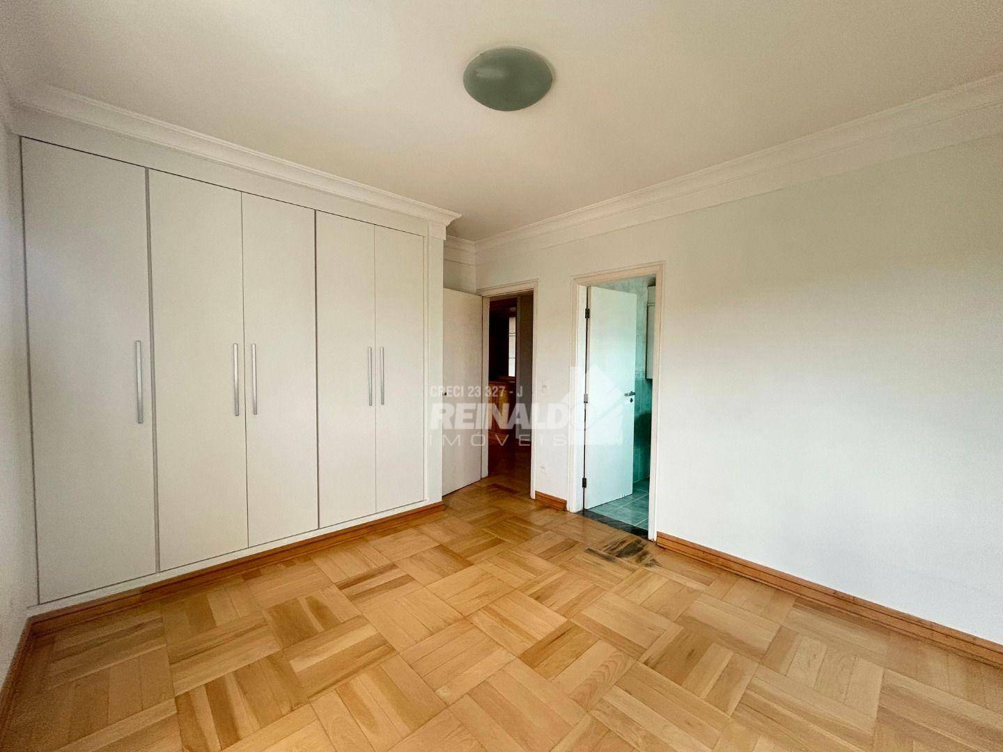 Apartamento para alugar com 3 quartos, 145m² - Foto 17
