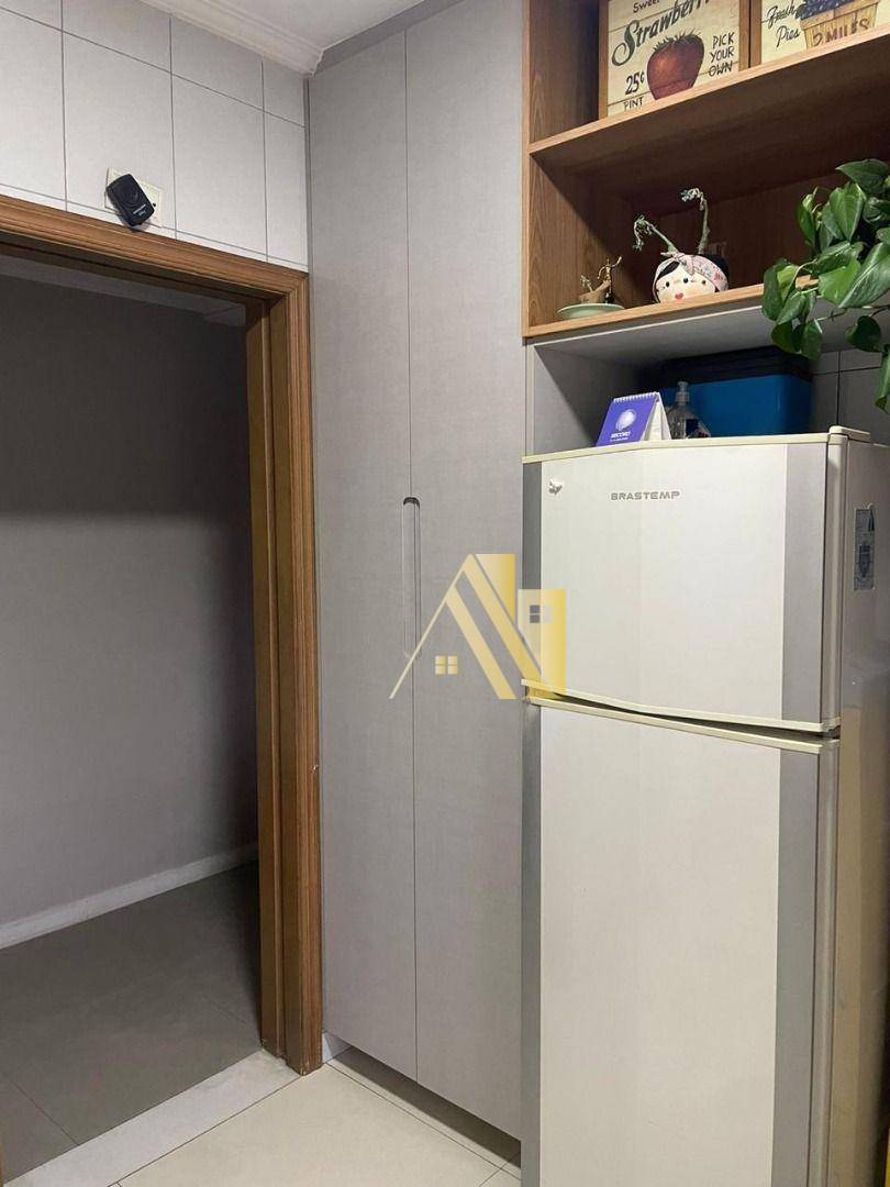 Apartamento à venda com 3 quartos, 83m² - Foto 11