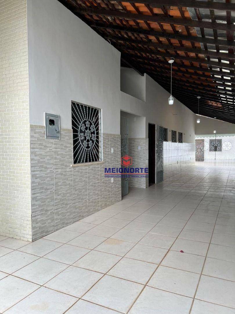 Casa à venda com 4 quartos, 250m² - Foto 1