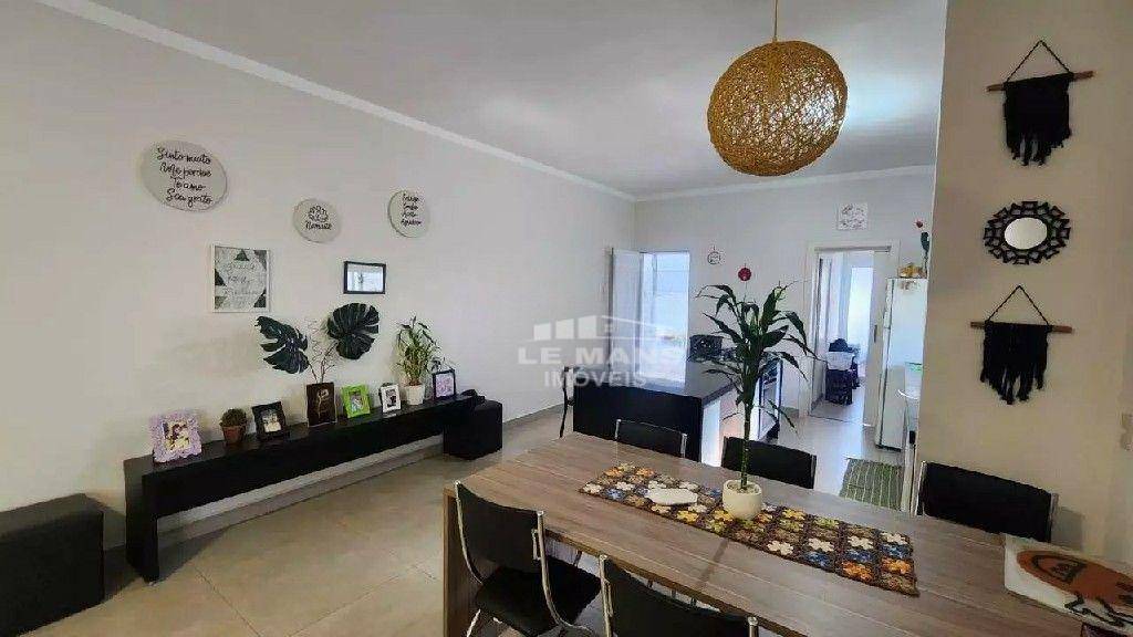 Casa de Condomínio à venda com 3 quartos, 220m² - Foto 2