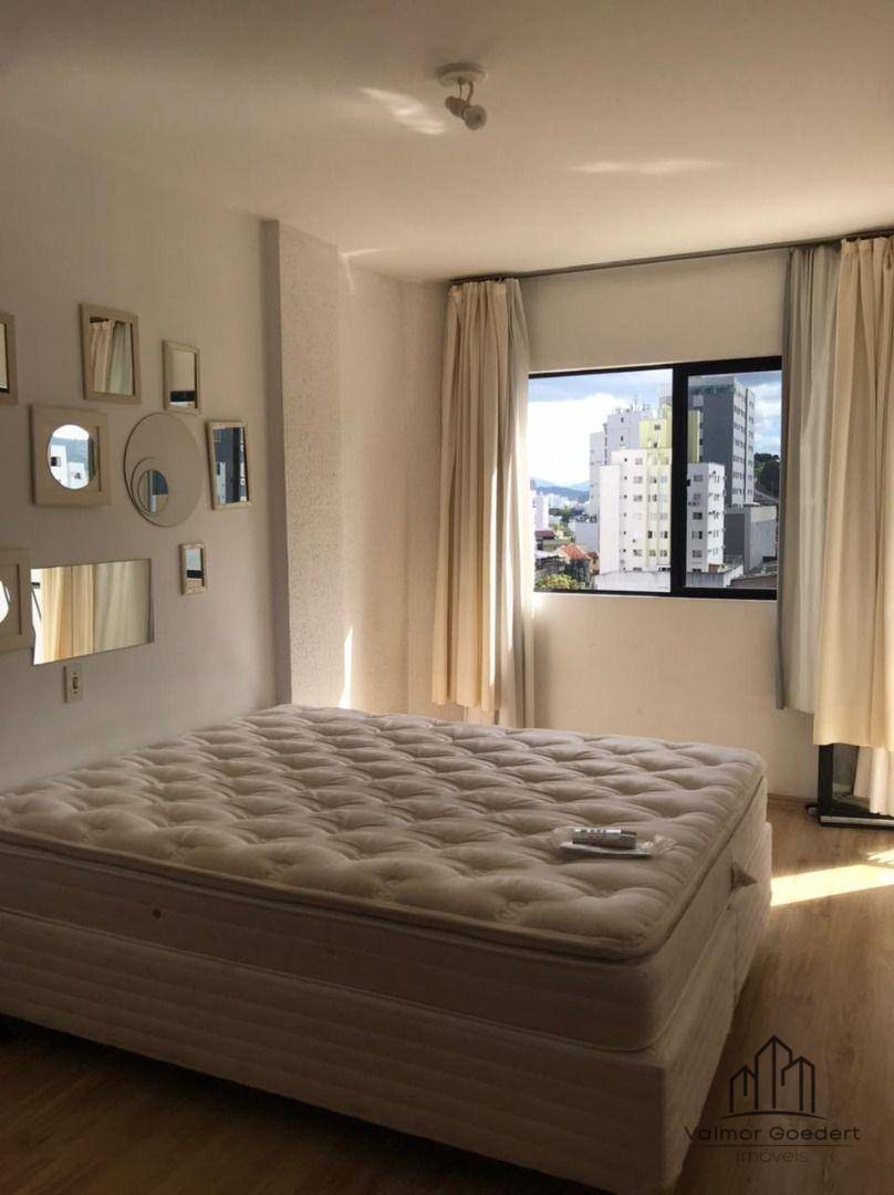 Apartamento à venda com 3 quartos, 83m² - Foto 2