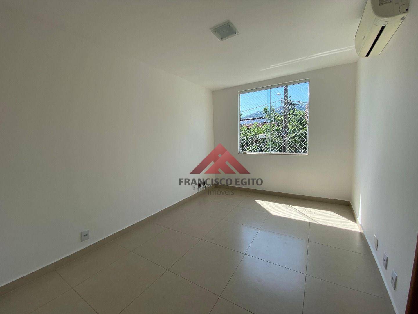 Casa à venda com 4 quartos, 210m² - Foto 11