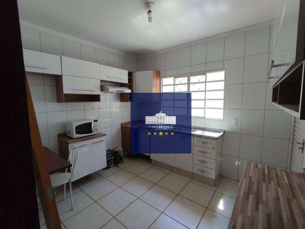 Casa à venda com 3 quartos, 150m² - Foto 2