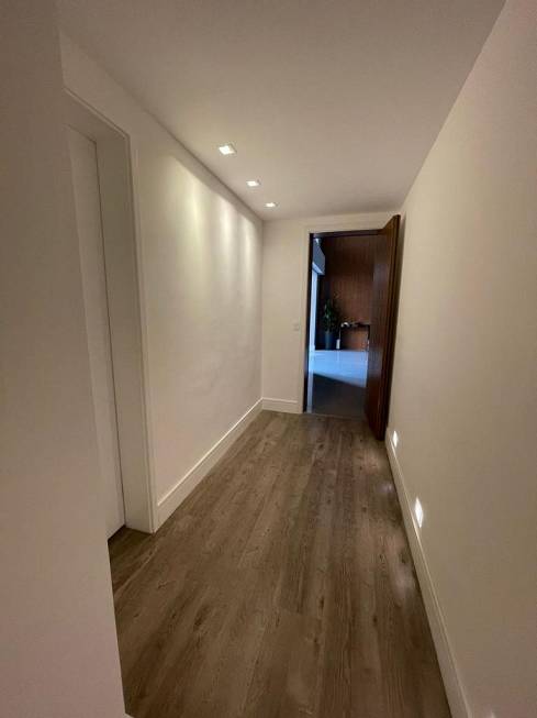 Apartamento à venda com 3 quartos, 185m² - Foto 16