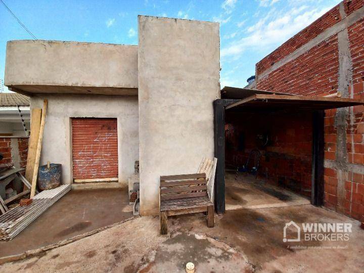 Casa à venda com 3 quartos, 100m² - Foto 1