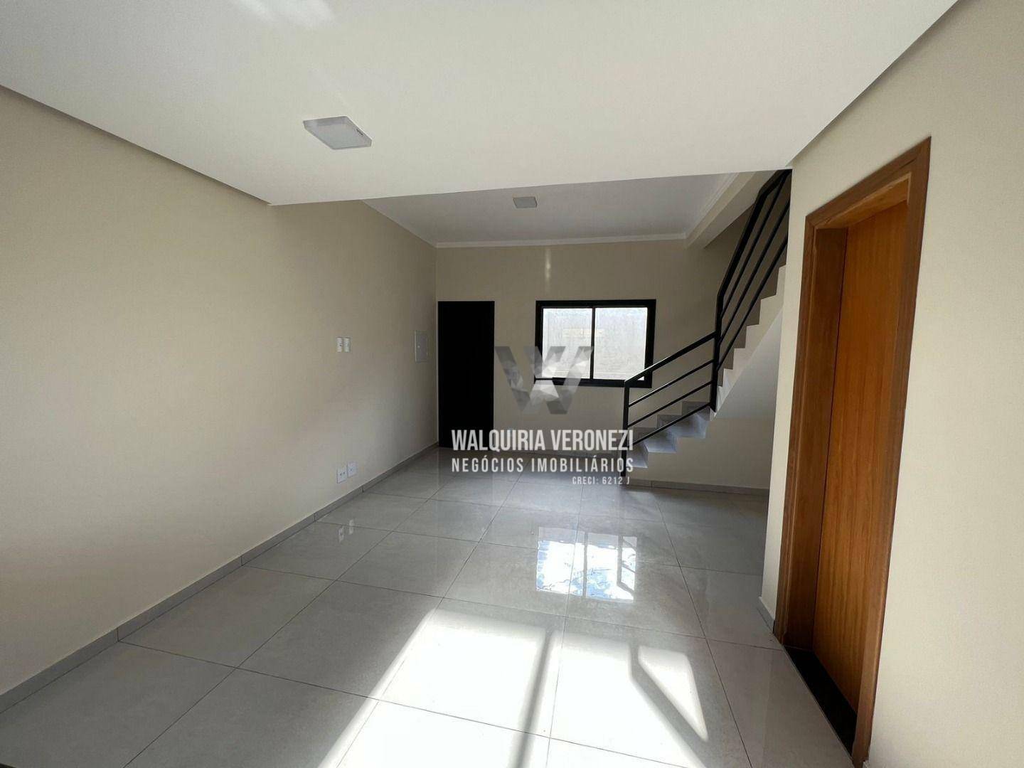 Casa à venda com 3 quartos, 105m² - Foto 4