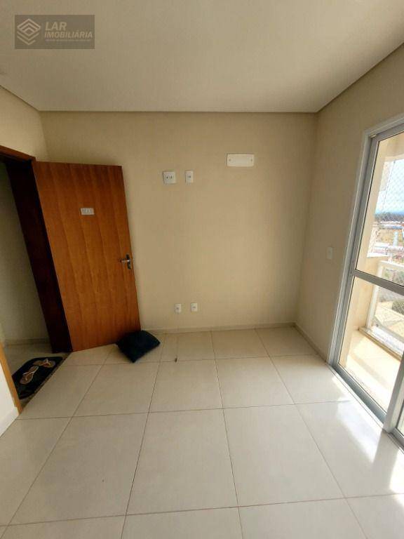 Apartamento para alugar com 2 quartos, 77m² - Foto 2