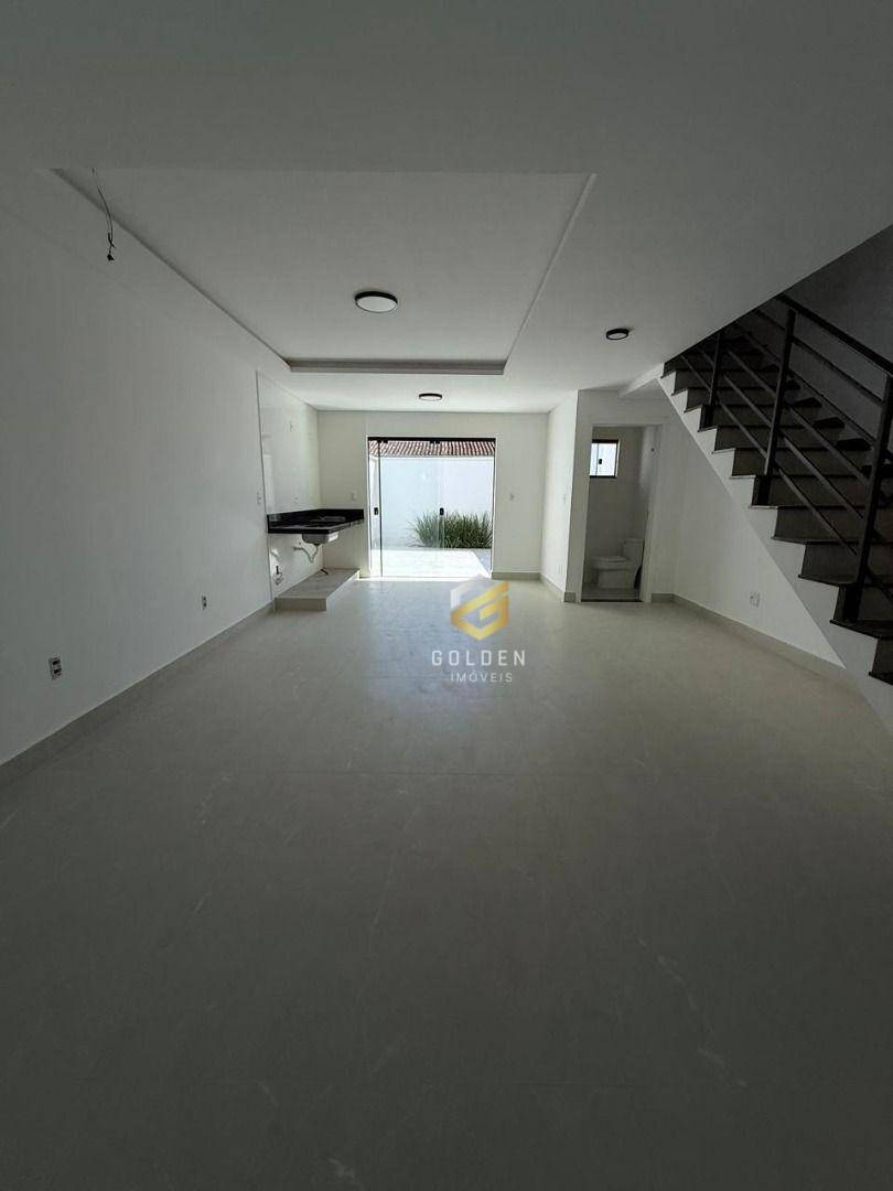 Sobrado, 3 quartos, 101 m² - Foto 1