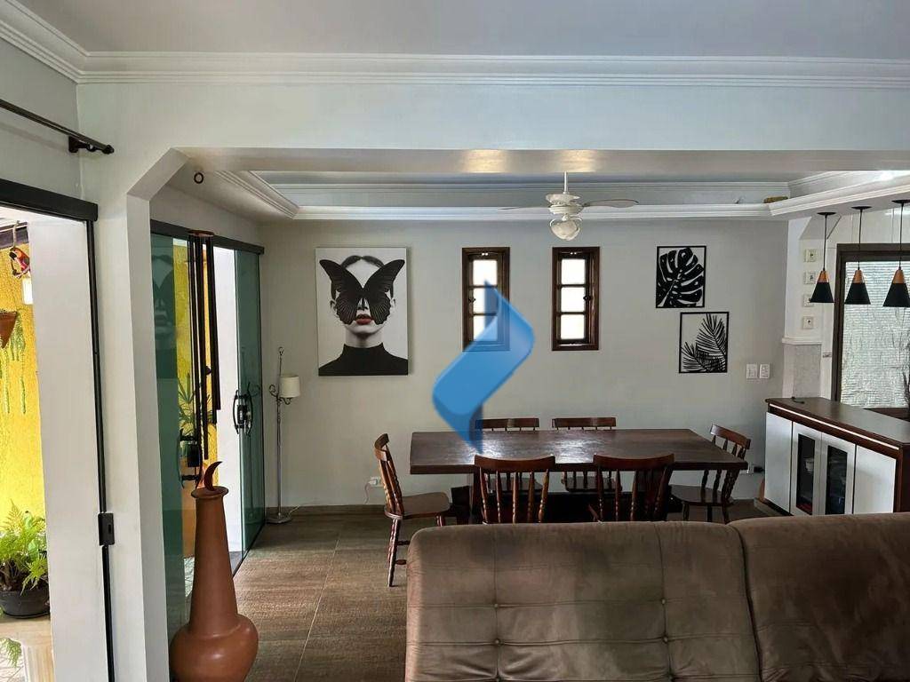 Casa à venda com 3 quartos, 204m² - Foto 5