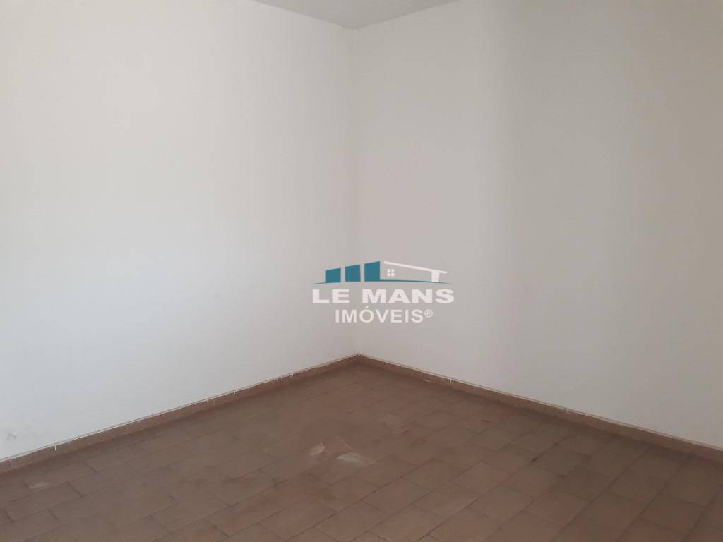 Casa à venda com 2 quartos, 81m² - Foto 4