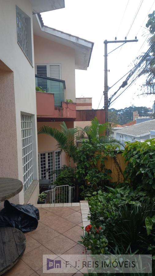 Sobrado à venda com 4 quartos, 250m² - Foto 1