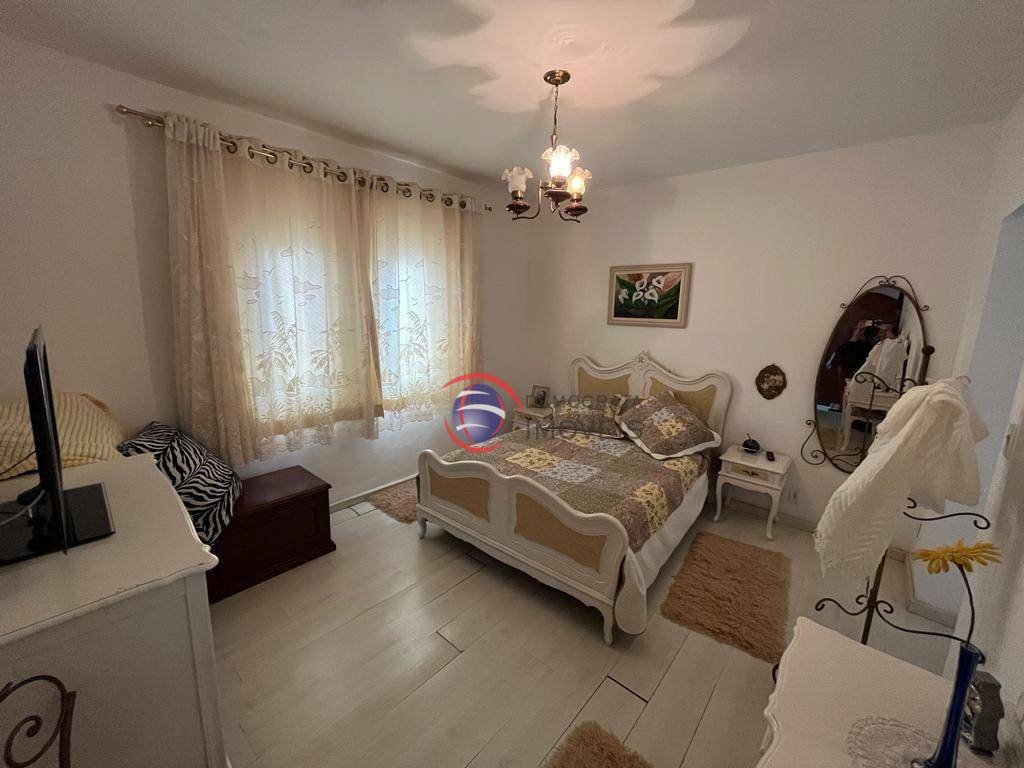 Casa à venda com 4 quartos, 359m² - Foto 4