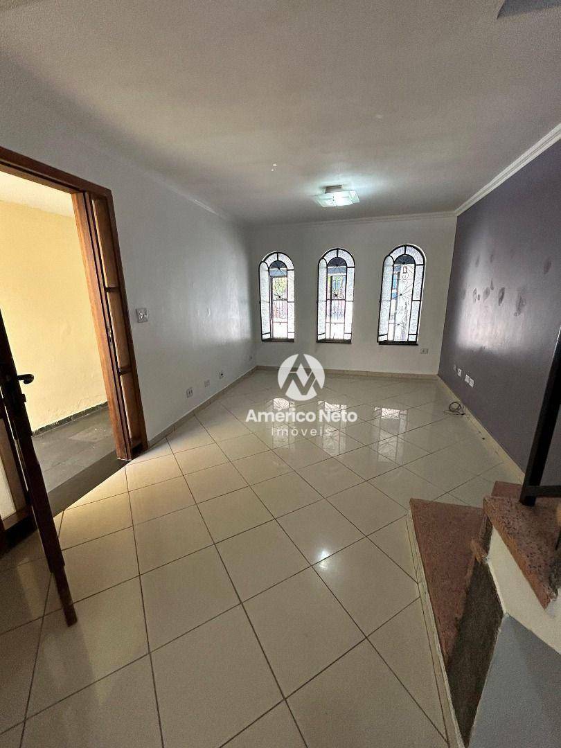 Sobrado à venda com 3 quartos, 174m² - Foto 2