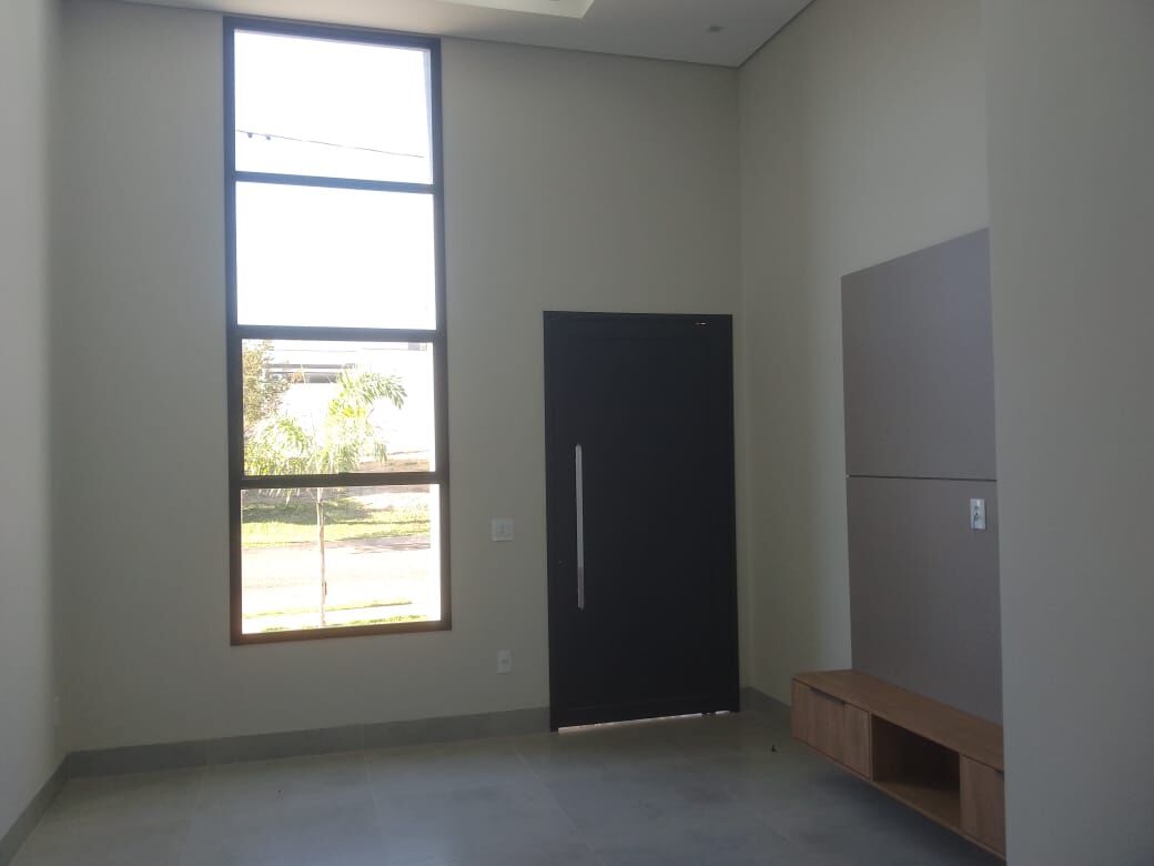 Casa à venda com 3 quartos, 148m² - Foto 1