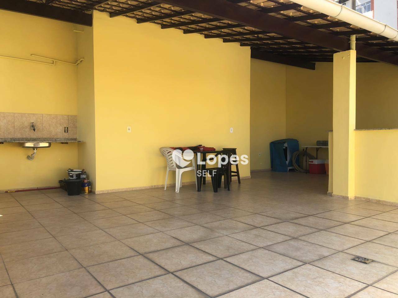 Casa à venda com 4 quartos, 175m² - Foto 2