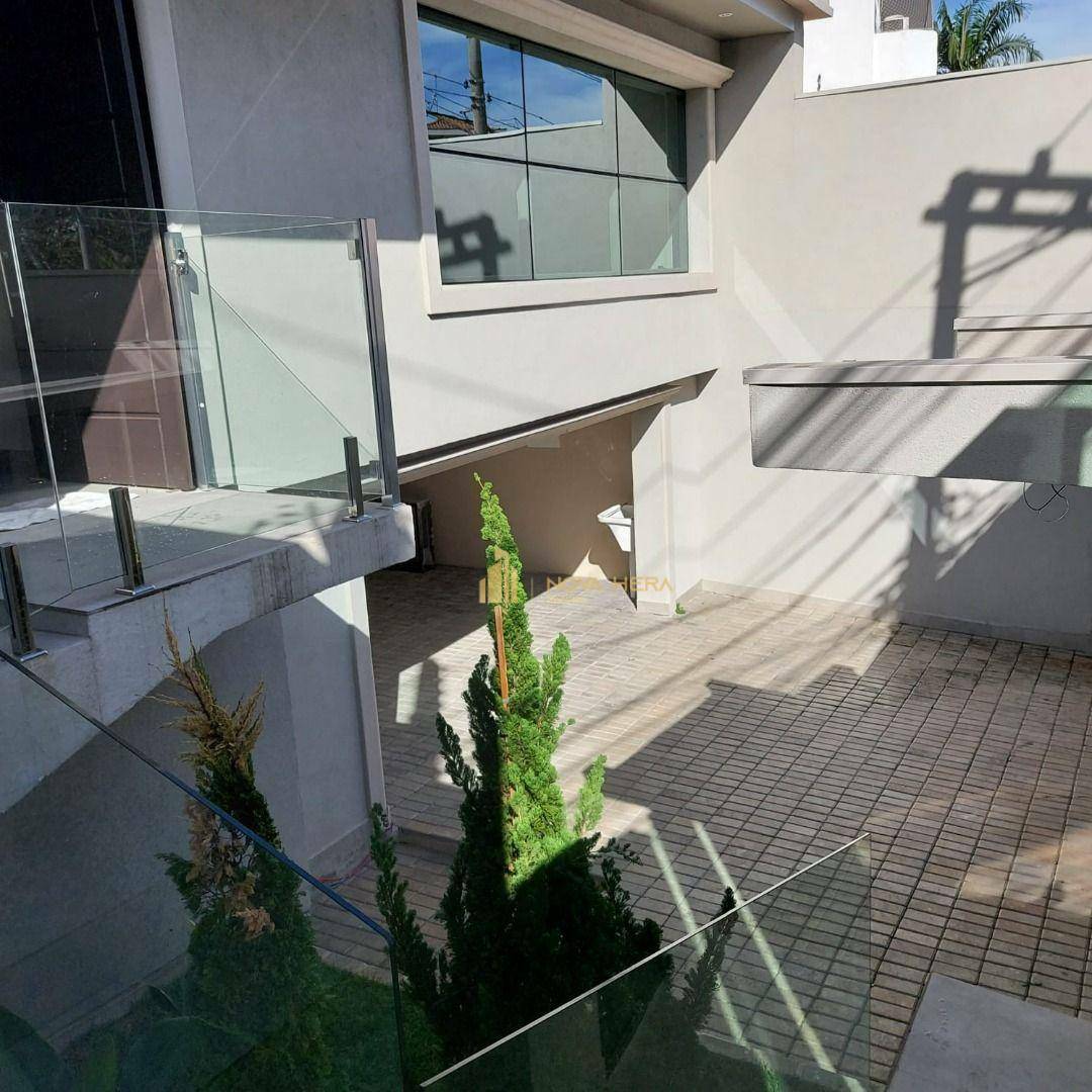 Casa à venda e aluguel com 7 quartos, 193m² - Foto 3