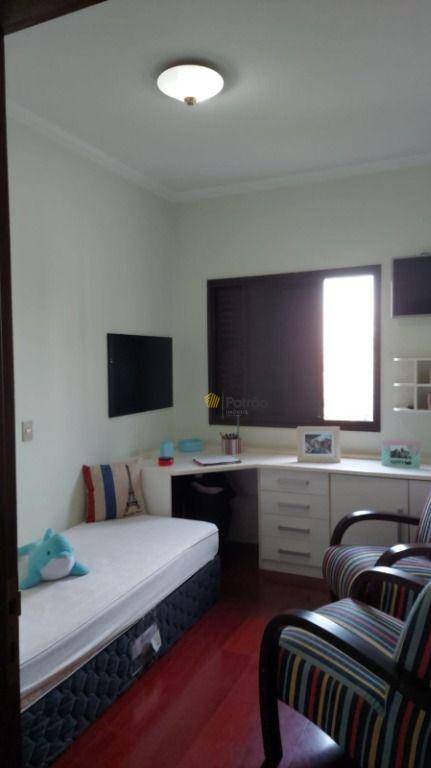 Apartamento à venda com 4 quartos, 226m² - Foto 12