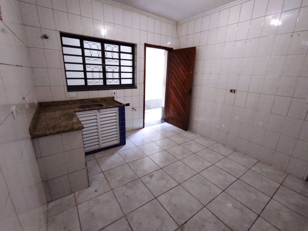 Casa à venda com 2 quartos, 150m² - Foto 14