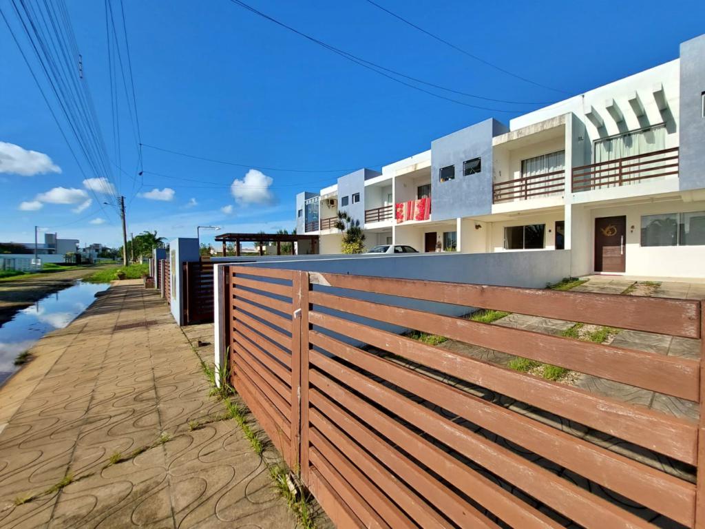 Sobrado à venda com 2 quartos, 84m² - Foto 1