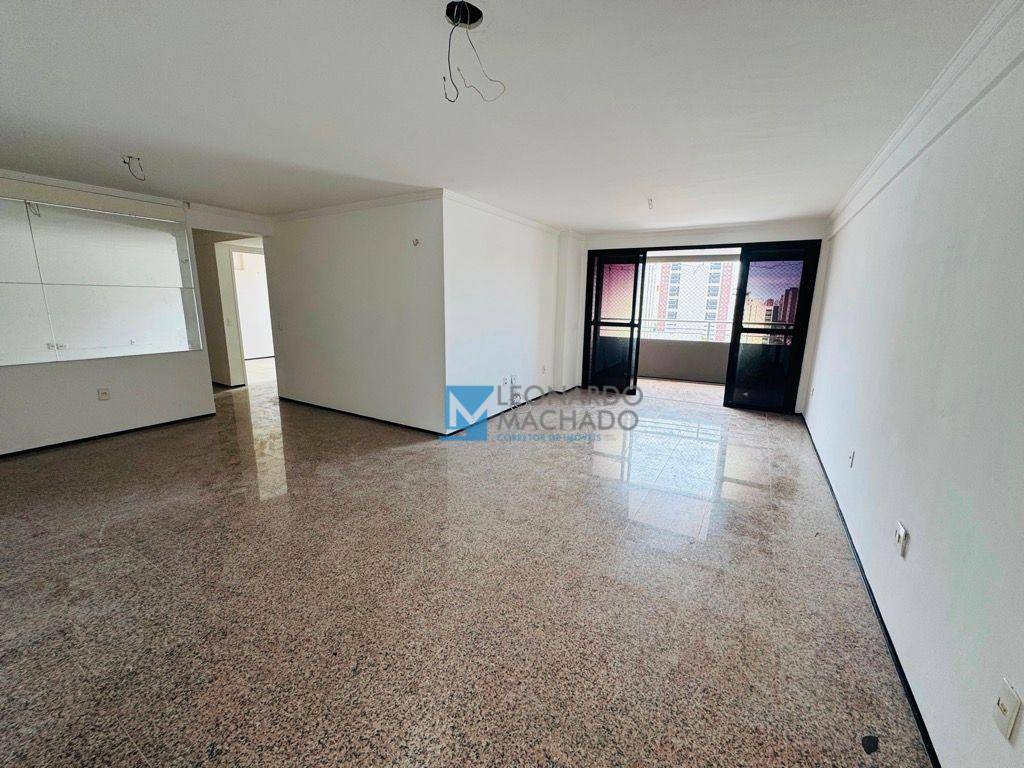 Apartamento à venda com 3 quartos, 120m² - Foto 2