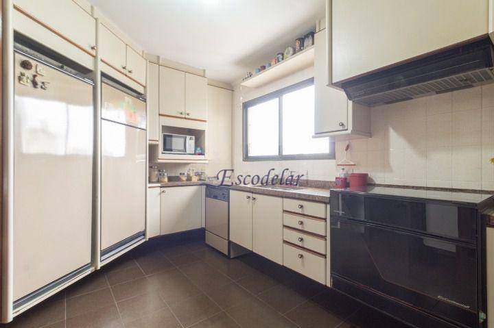 Apartamento à venda com 3 quartos, 216m² - Foto 2