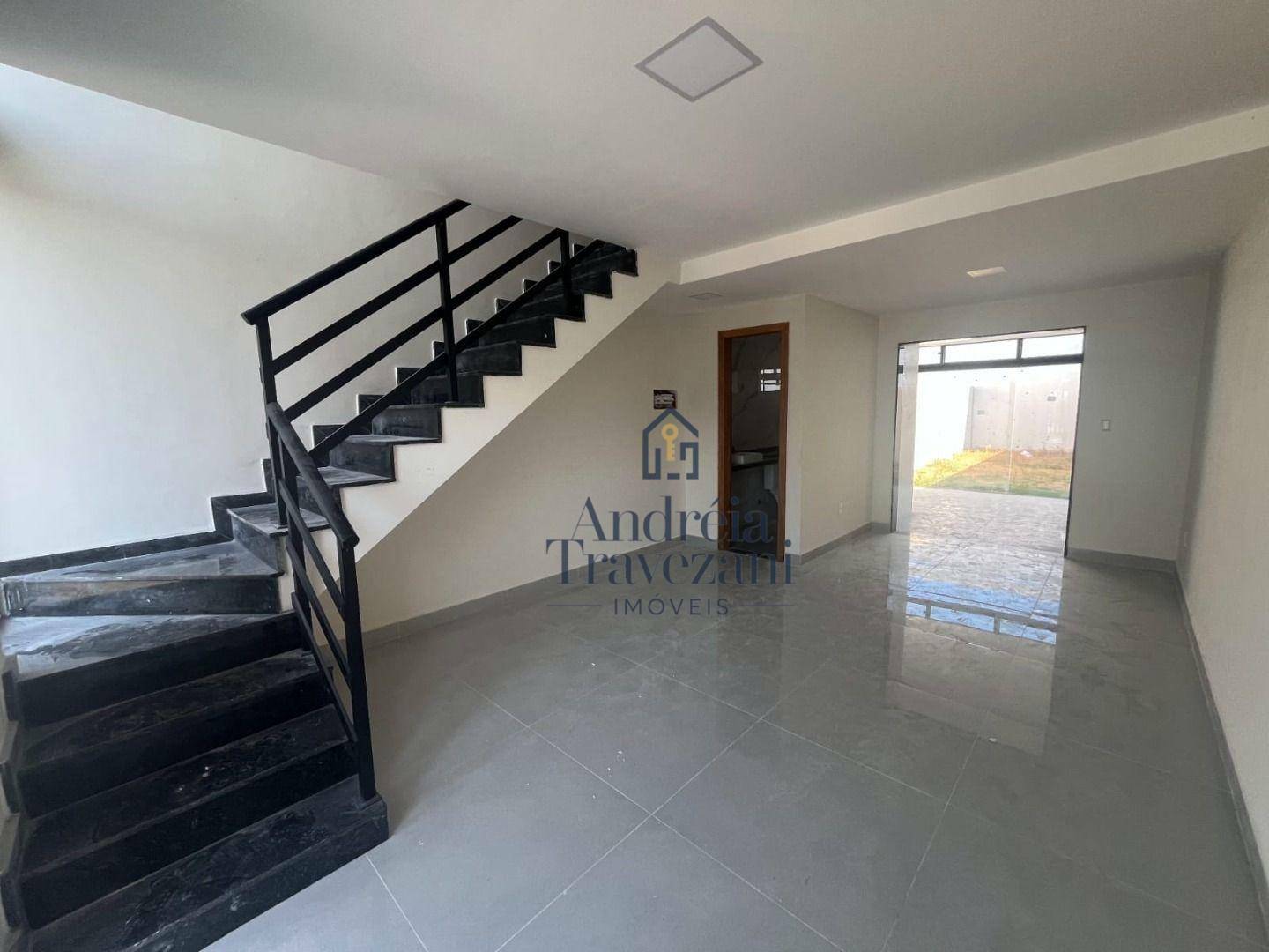 Casa à venda com 2 quartos, 80m² - Foto 2