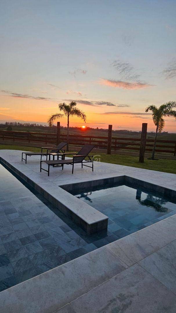 Casa à venda com 6 quartos, 480m² - Foto 4