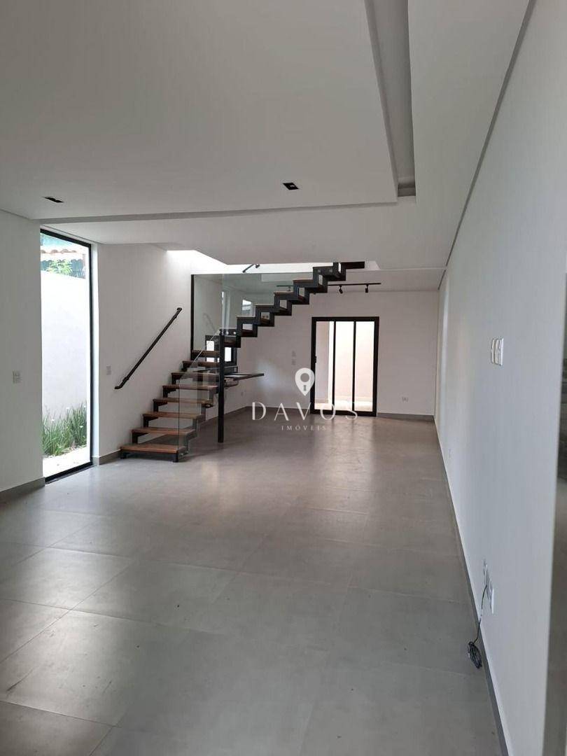 Sobrado à venda com 3 quartos, 136m² - Foto 2