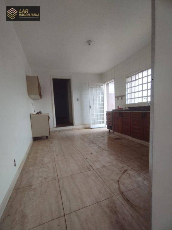 Casa à venda com 3 quartos, 231m² - Foto 36