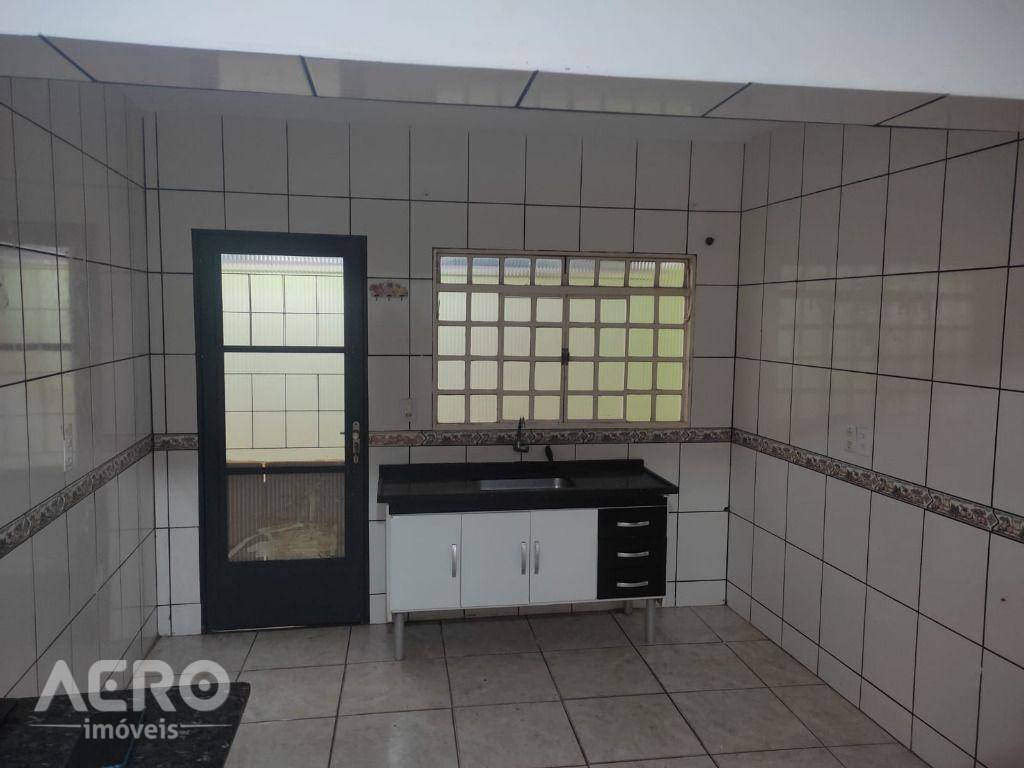 Casa à venda com 2 quartos, 110m² - Foto 10