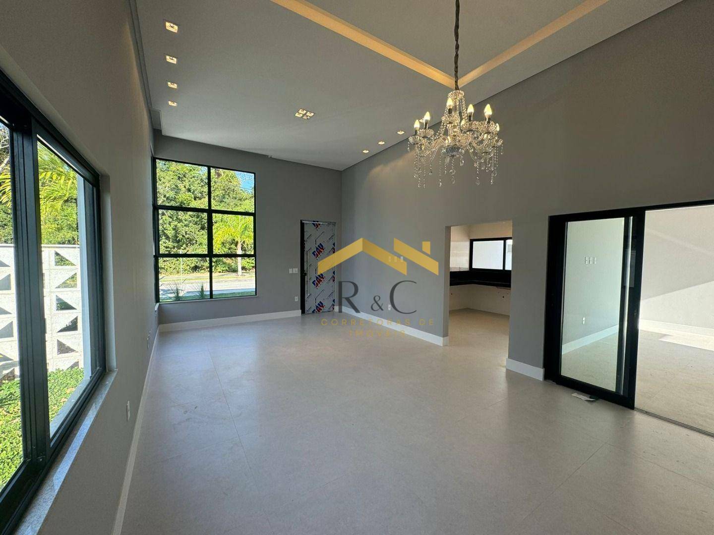 Casa de Condomínio à venda com 3 quartos, 208m² - Foto 3