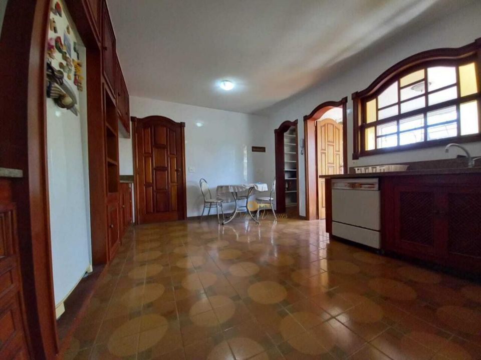 Casa à venda com 4 quartos, 3600m² - Foto 24