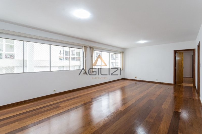 Apartamento à venda com 3 quartos, 125m² - Foto 2