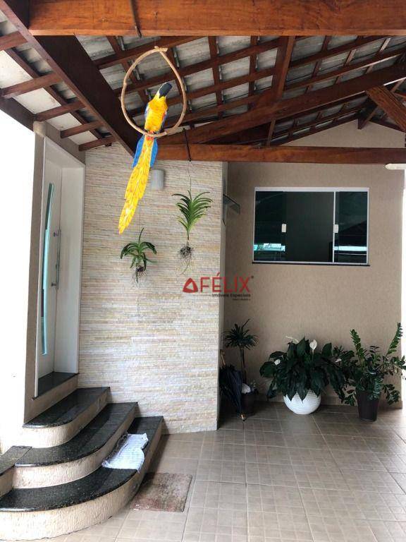 Casa, 3 quartos, 217 m² - Foto 1