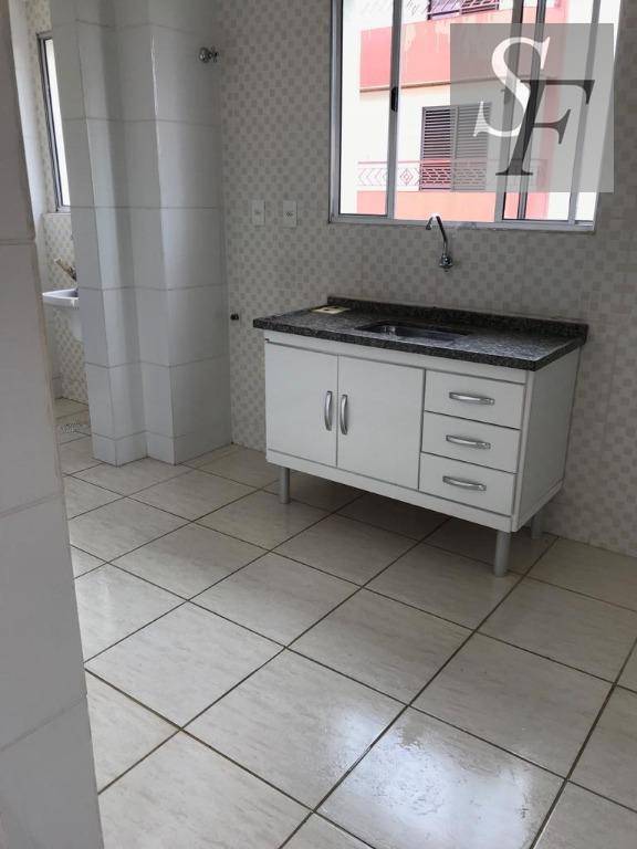 Apartamento à venda com 2 quartos, 64m² - Foto 8